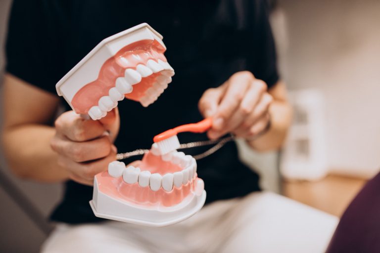 Leia mais sobre o artigo Qual é a melhor opção: prótese ou implante dentário?